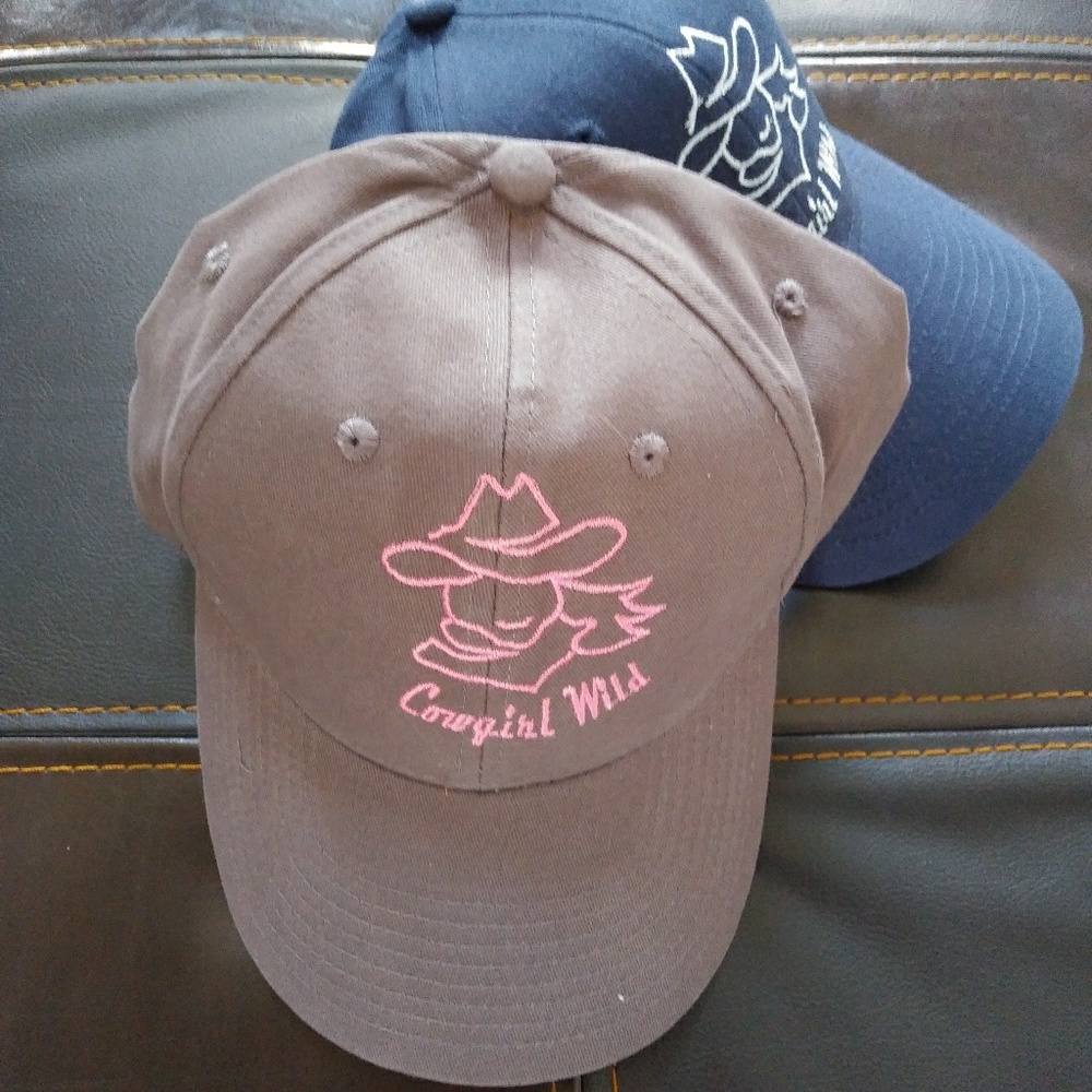 Caps